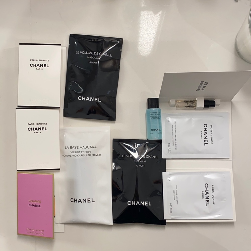 Chanel sampler pack NWOT
Includes all 10 items